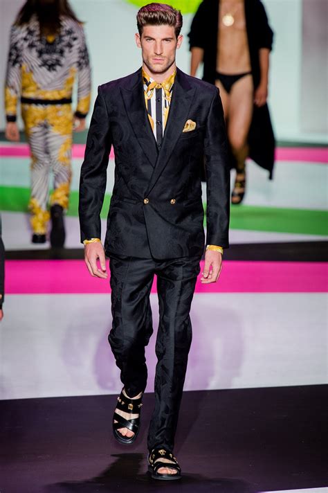 versace sfilata prefall uomo|Sfilate Milano, Uomo Primavera Estate 2013, Versace .